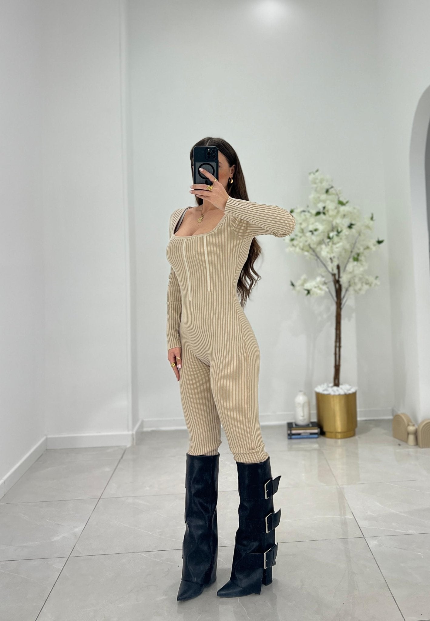 Tuta Riana 5520 (beige) - Frida Shop