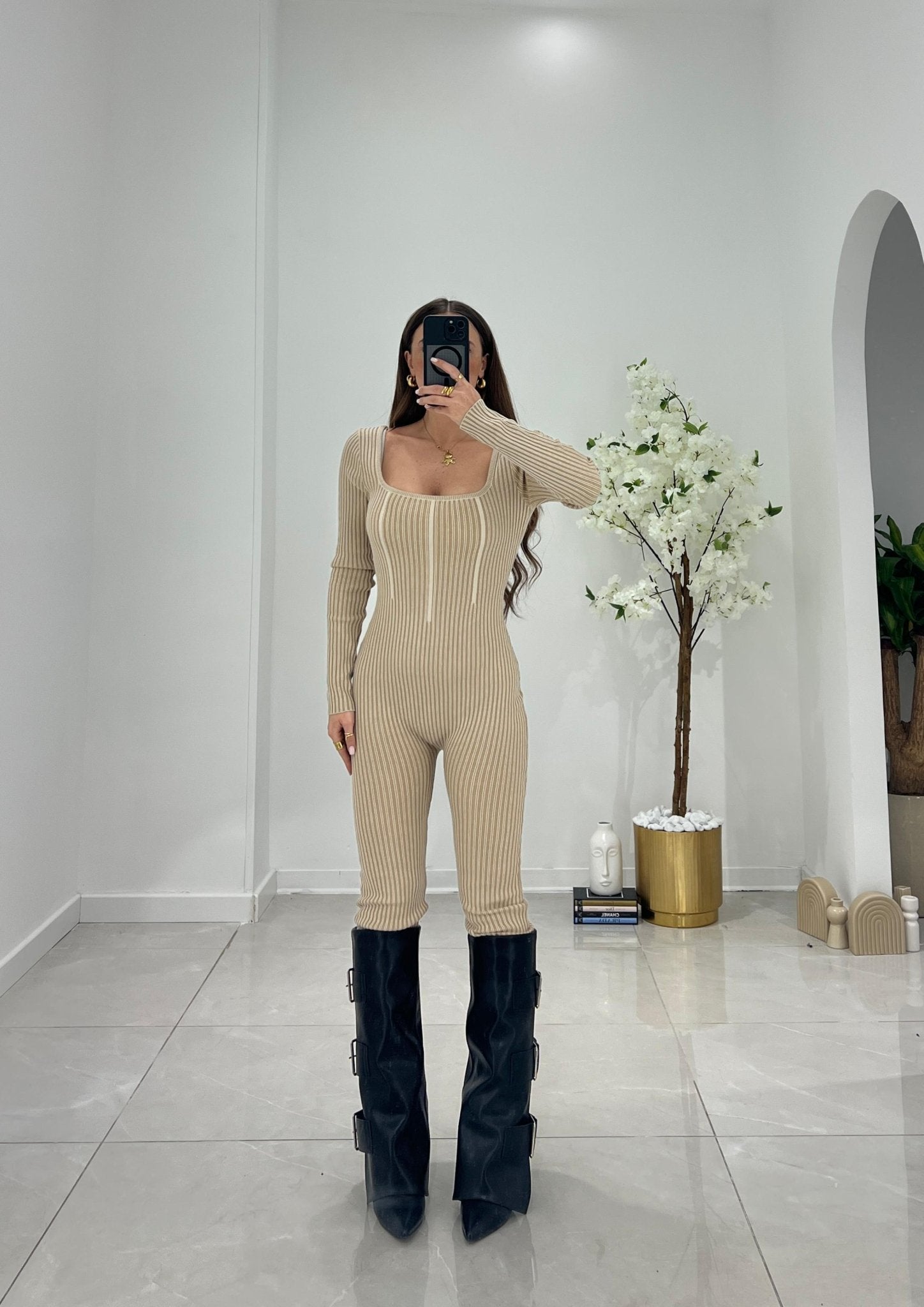 Tuta Riana 5520 (beige) - Frida Shop